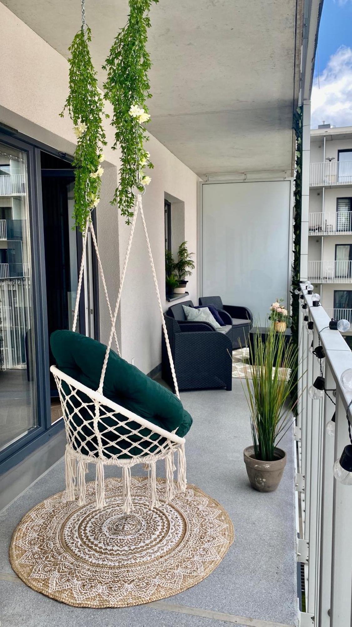 Grey House + Free Parking *