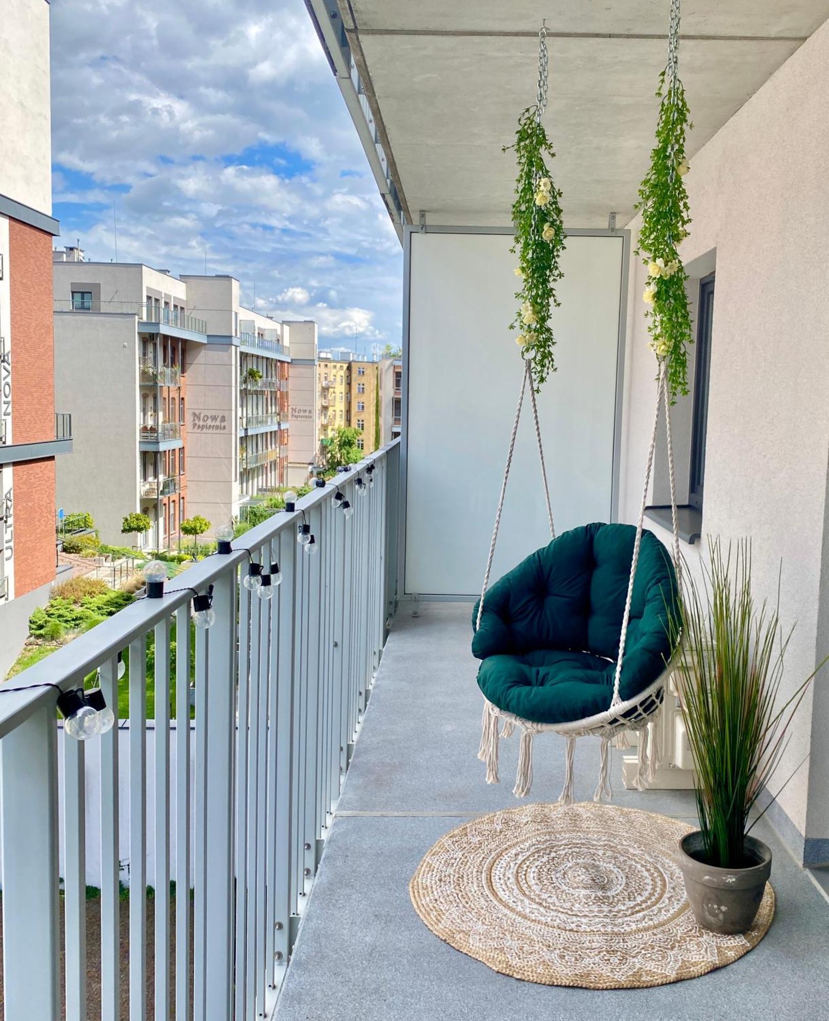 Grey House + Free Parking Breslau